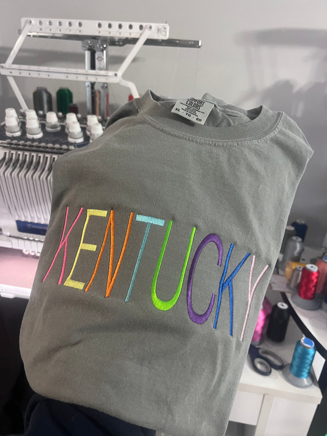 Customizable Multi-Colored Kentucky State Embroidered T-Shirt with Personalized Lettering Options - Unique State Pride Apparel for Men and Women