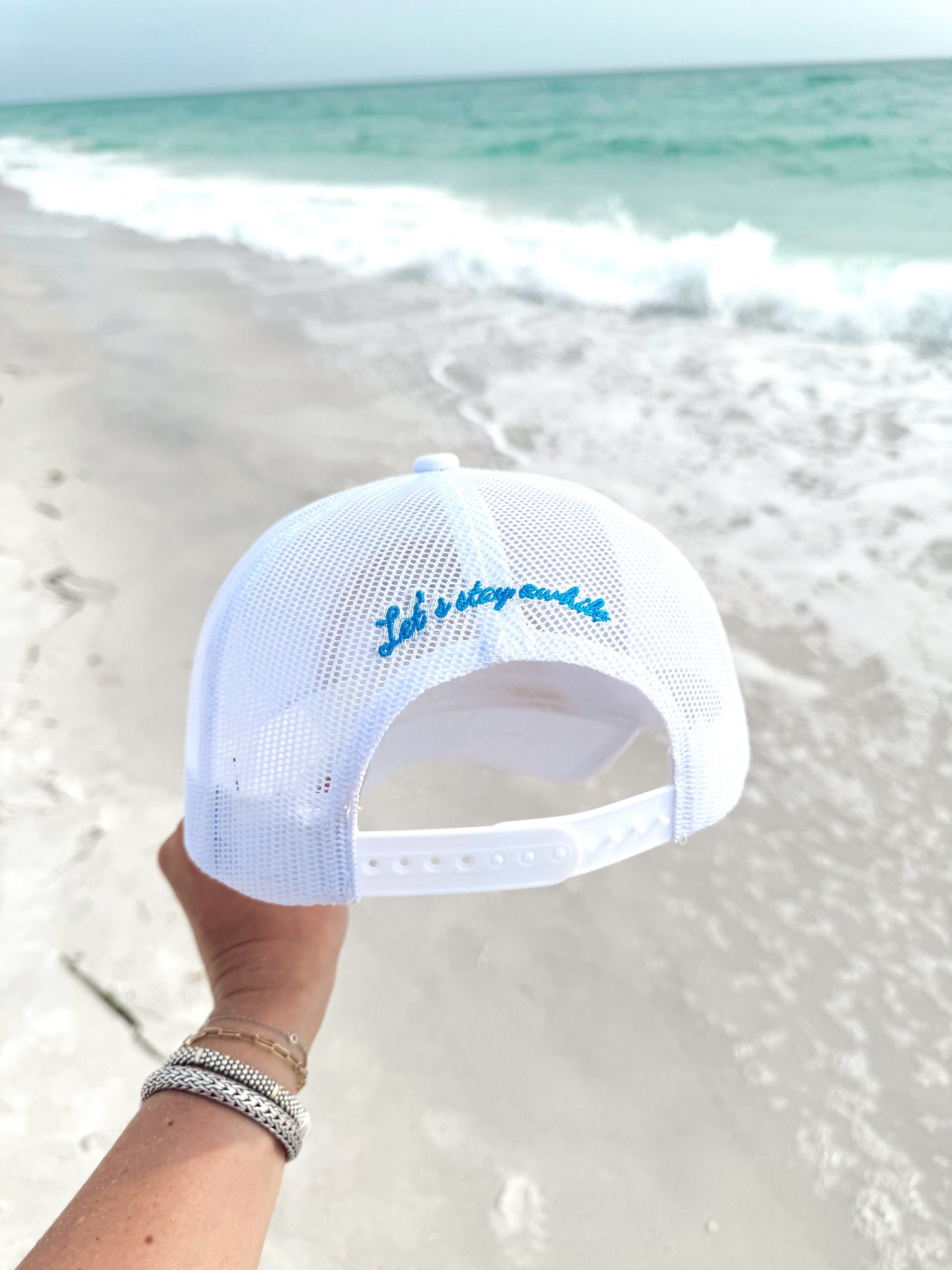 Welcome to Paradise - White Vintage Trucker Hat